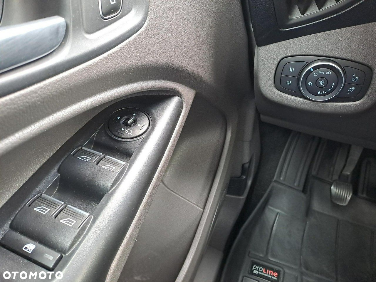 Ford Tourneo Connect Grand - 20