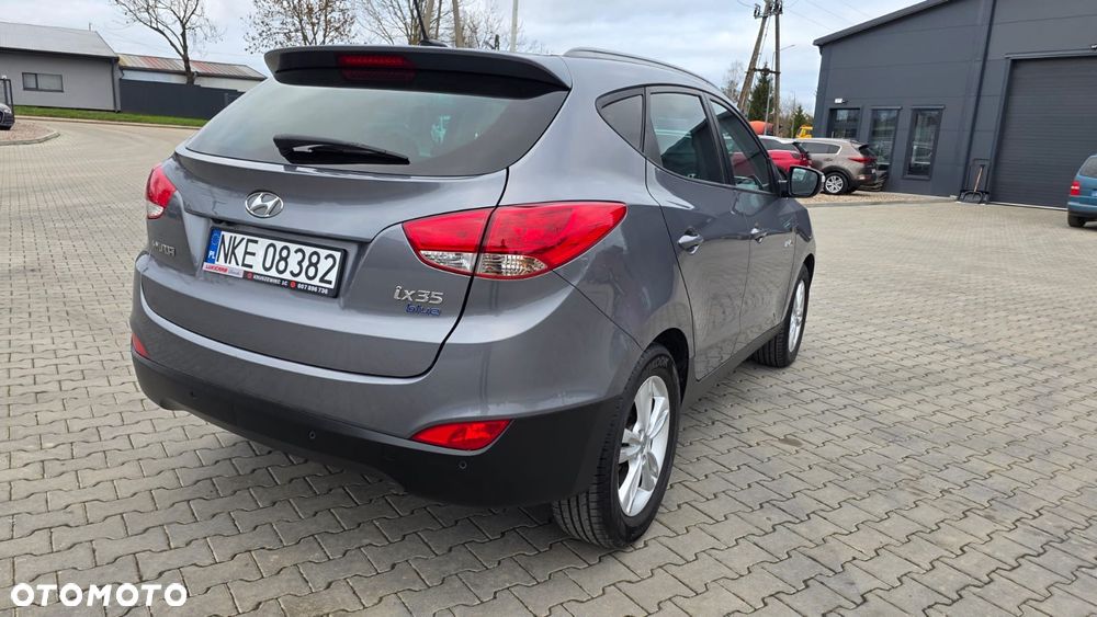 Hyundai ix35 1.7 CRDi 2WD blue Finale Gold - 14