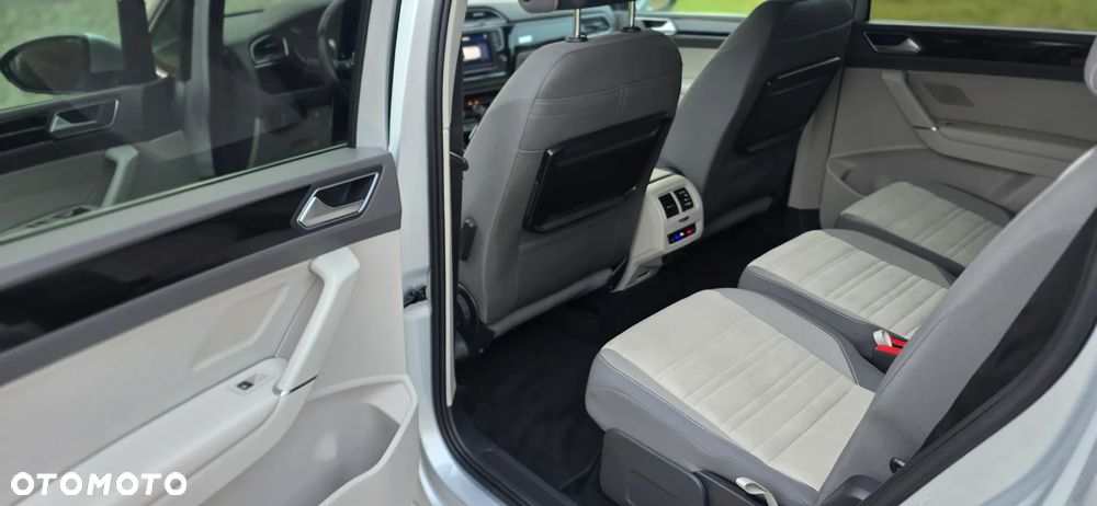 Volkswagen Touran 2.0 TDI SCR Highline - 11