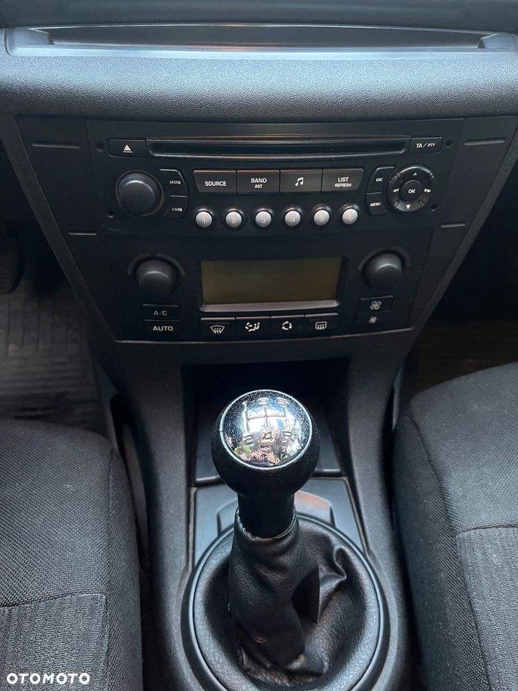 Citroën C4 1.4 16V Impress - 11