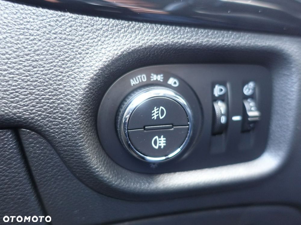 Opel Astra 1.4 Turbo Start/Stop Innovation - 25