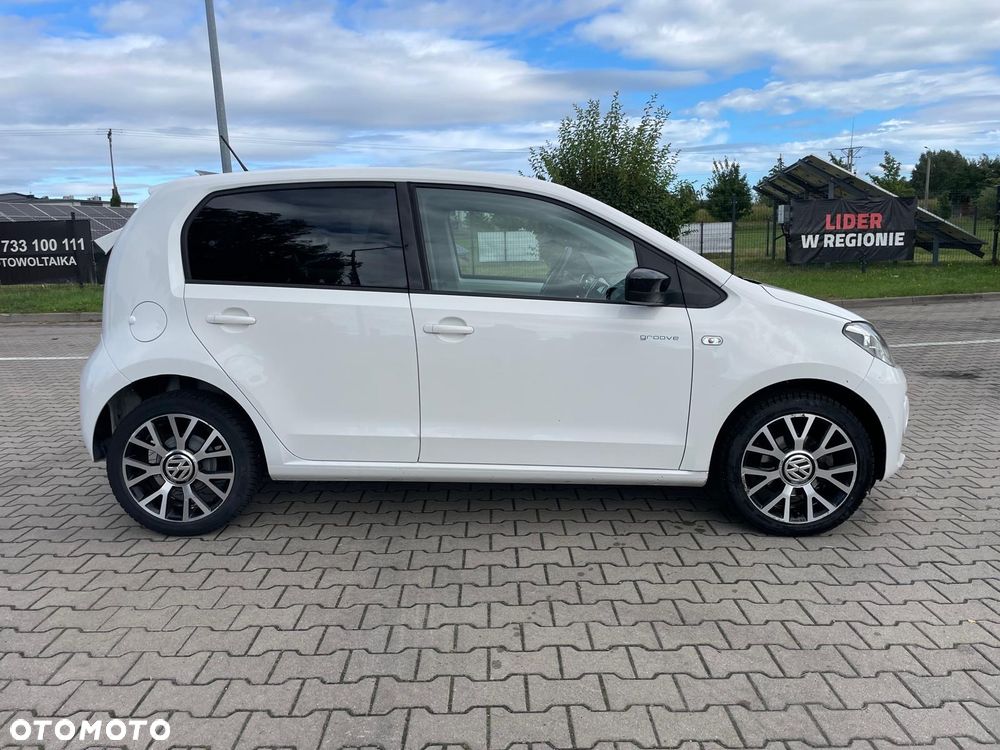 Volkswagen up! groove - 4