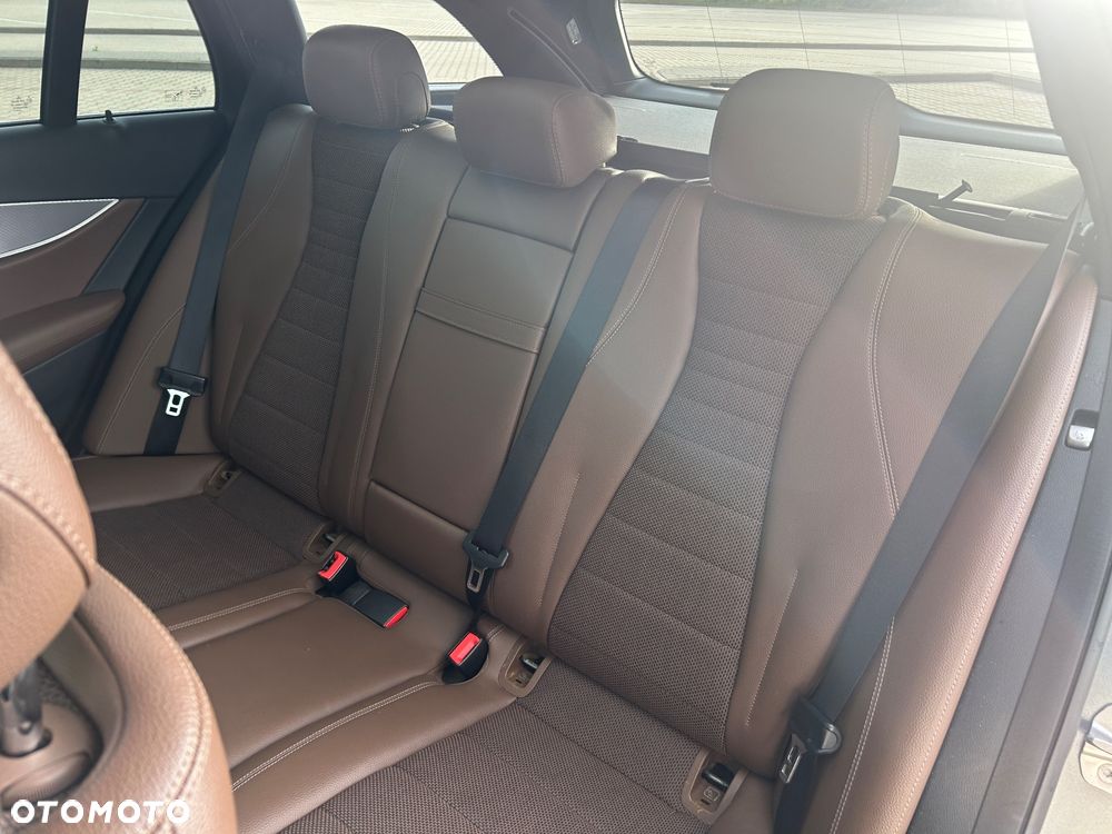 Mercedes-Benz Klasa E 220 d 4-Matic All-Terrain - 12