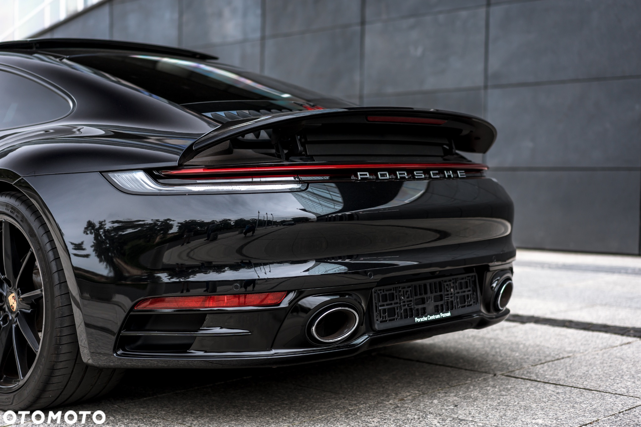 Porsche 911 Carrera - 6