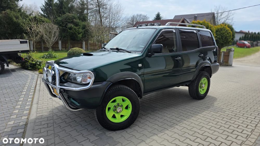 Nissan Terrano 2.7 TDi Comfort - 4