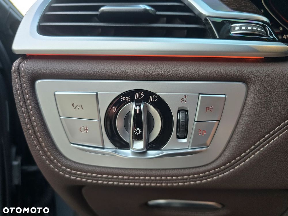 BMW Seria 7 750d xDrive - 10