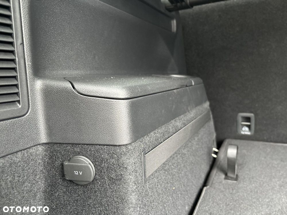Volkswagen Touran - 24