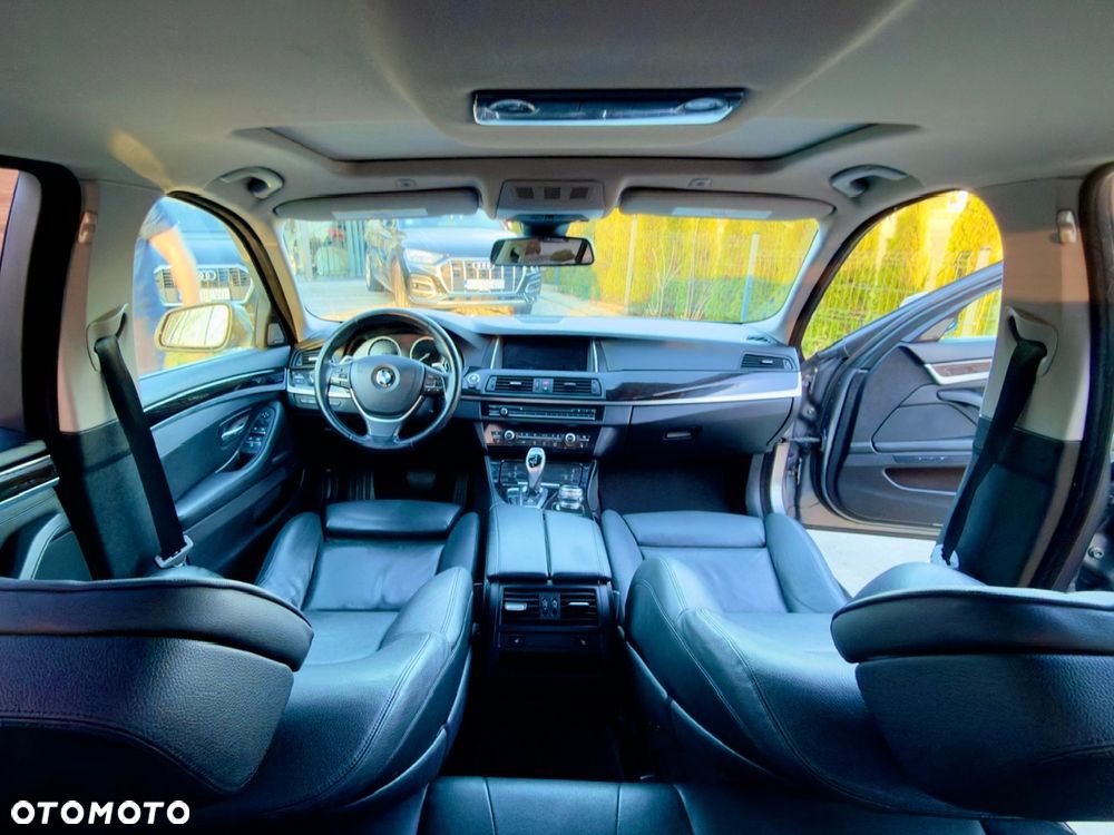 BMW Seria 5 528i xDrive Sport-Aut Luxury Line - 19