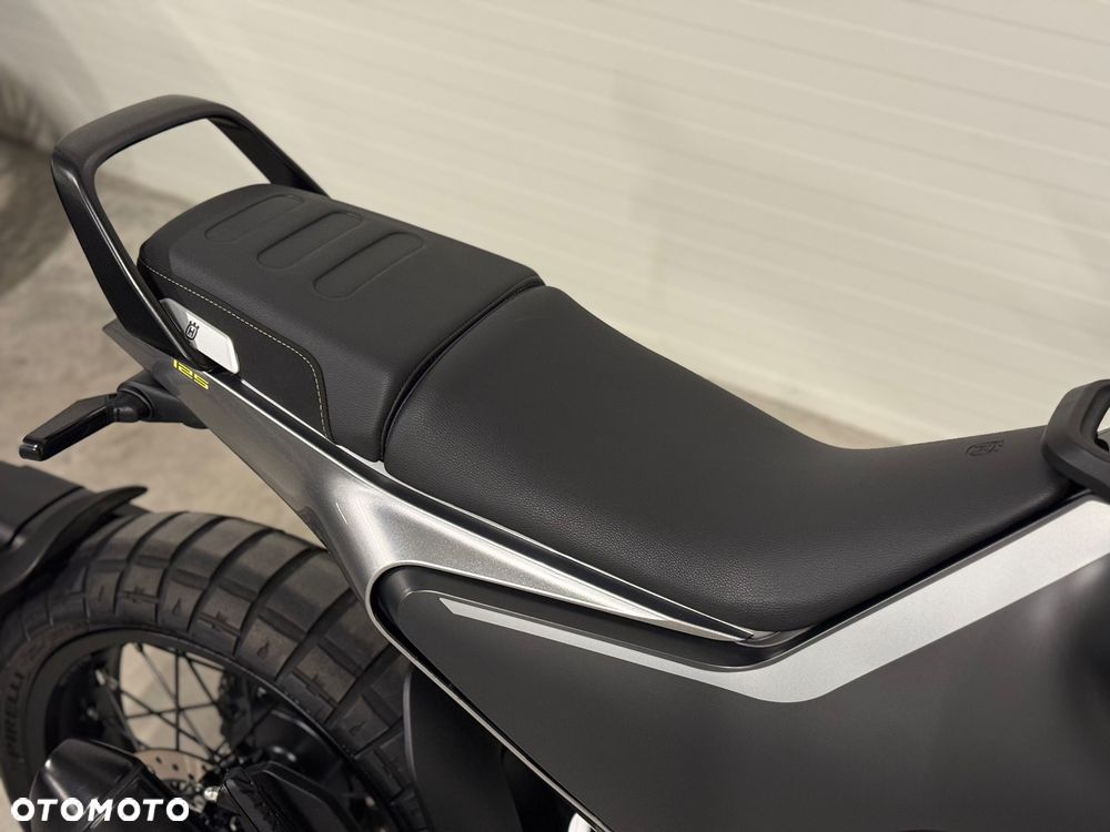 Husqvarna Svartpilen - 17