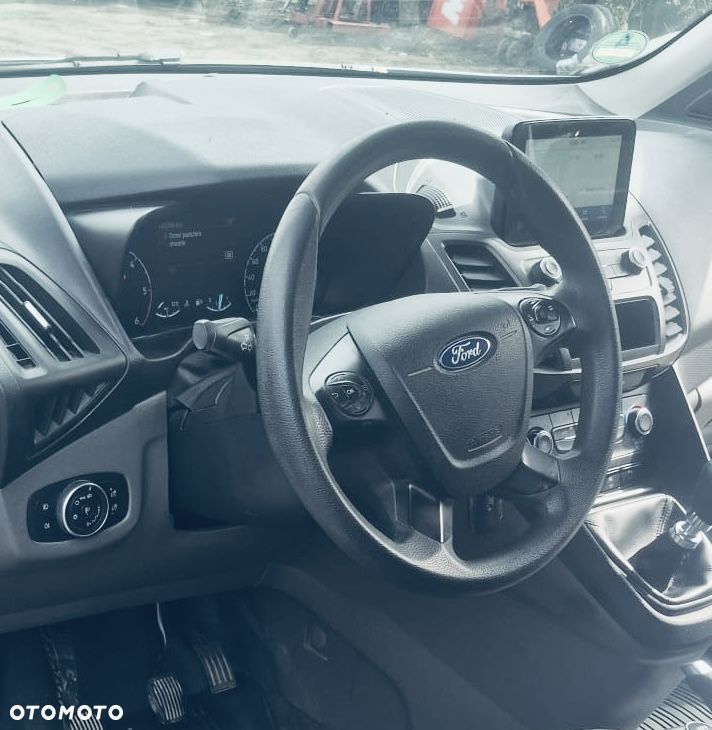 Ford Transit Connect - 13