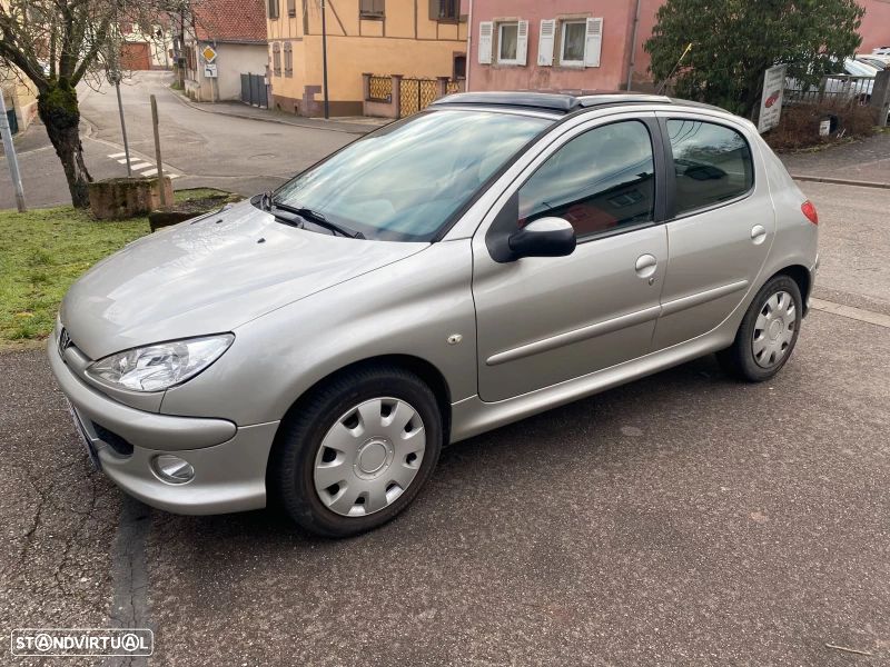 Peugeot 206 2.0 HDi XT - 1
