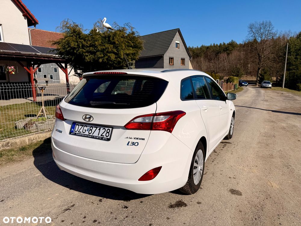 Hyundai i30 blue 1.6 CRDi Classic - 4