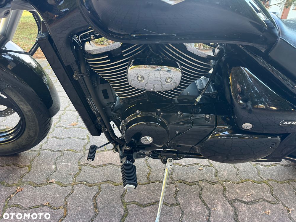 Suzuki Intruder - 16