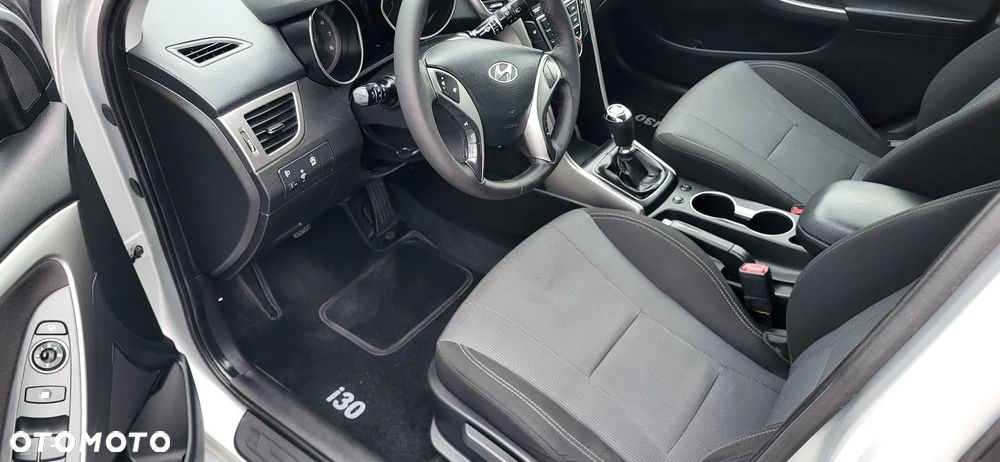 Hyundai i30 1.4 Comfort - 12