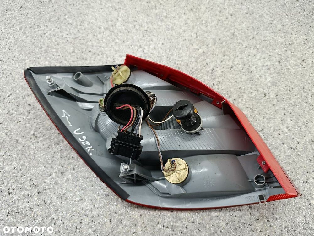 LAMPA TYLNA PRAWA SKODA FABIA II 11-C267 TYC HATCHBACK - 7