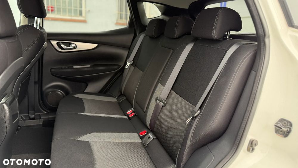 Nissan Qashqai 1.2 DIG-T N-Connecta EU6 - 36