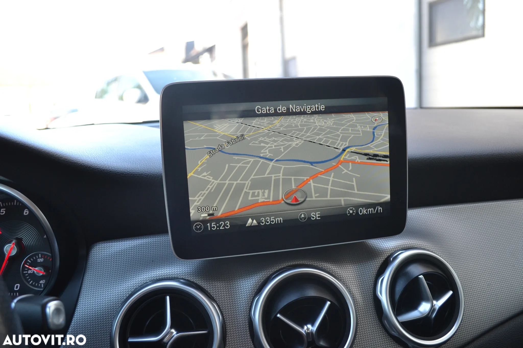 Mercedes-Benz GLA 200 7G-DCT Urban - 25