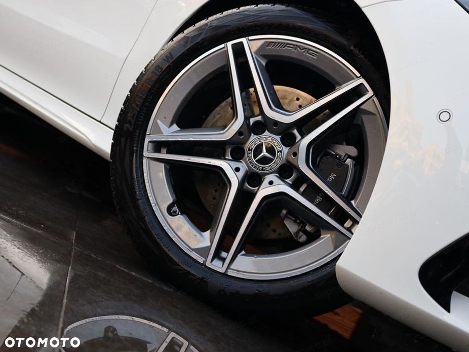 Mercedes-Benz CLA 220 4-Matic AMG Line 7G-DCT - 13