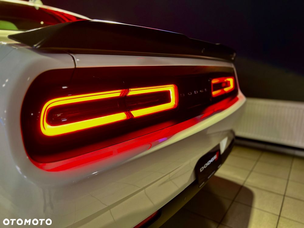 Dodge Challenger 6.4 Scat Pack - 10