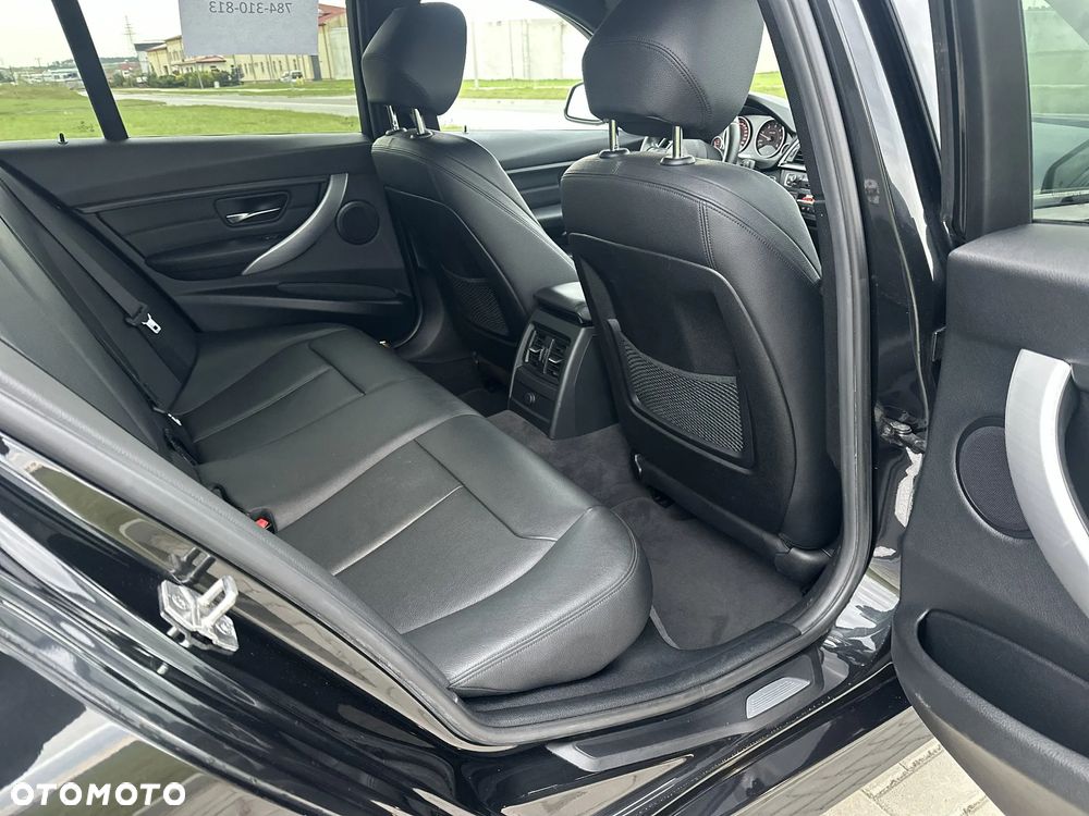 BMW Seria 3 320d xDrive Sport Line - 13