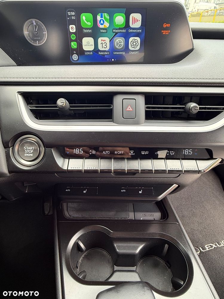 Lexus UX - 11