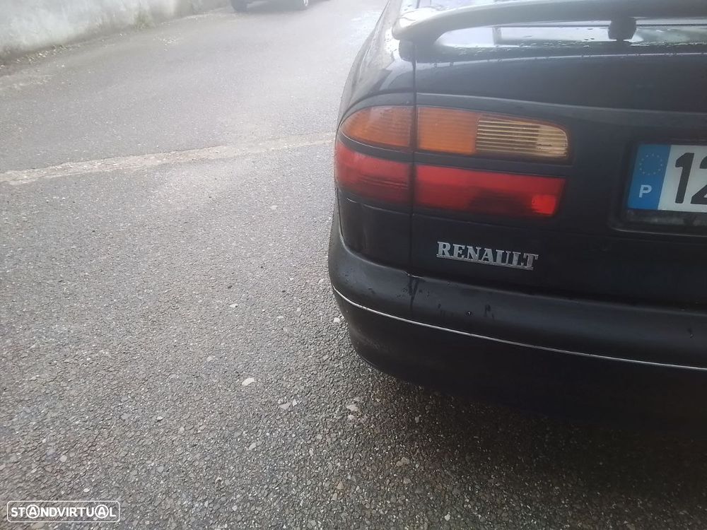 Renault Laguna 1.6 RXE - 8