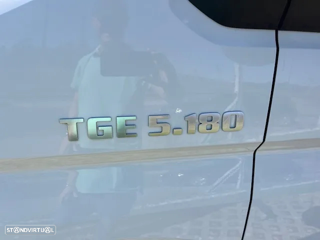 MAN TGE-180cv Cx aut. COM FRIO - 8