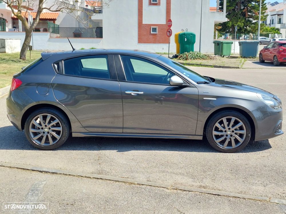 Alfa Romeo Giulietta 1.6 JTDM Veloce - 7