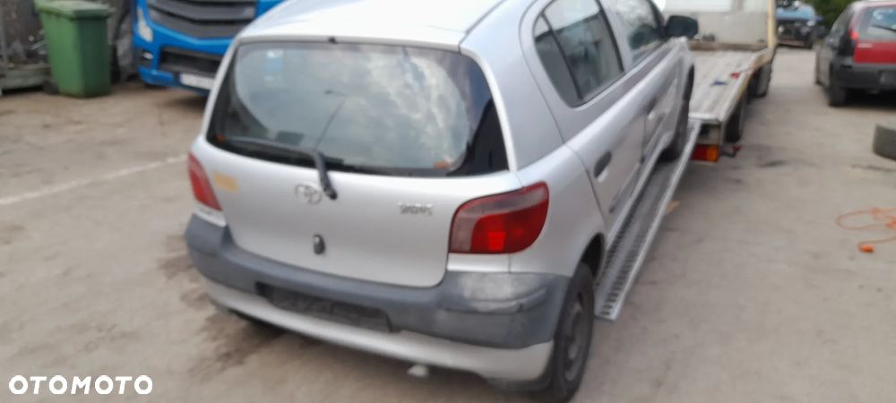 toyota yaris 1 pas przedni - 4