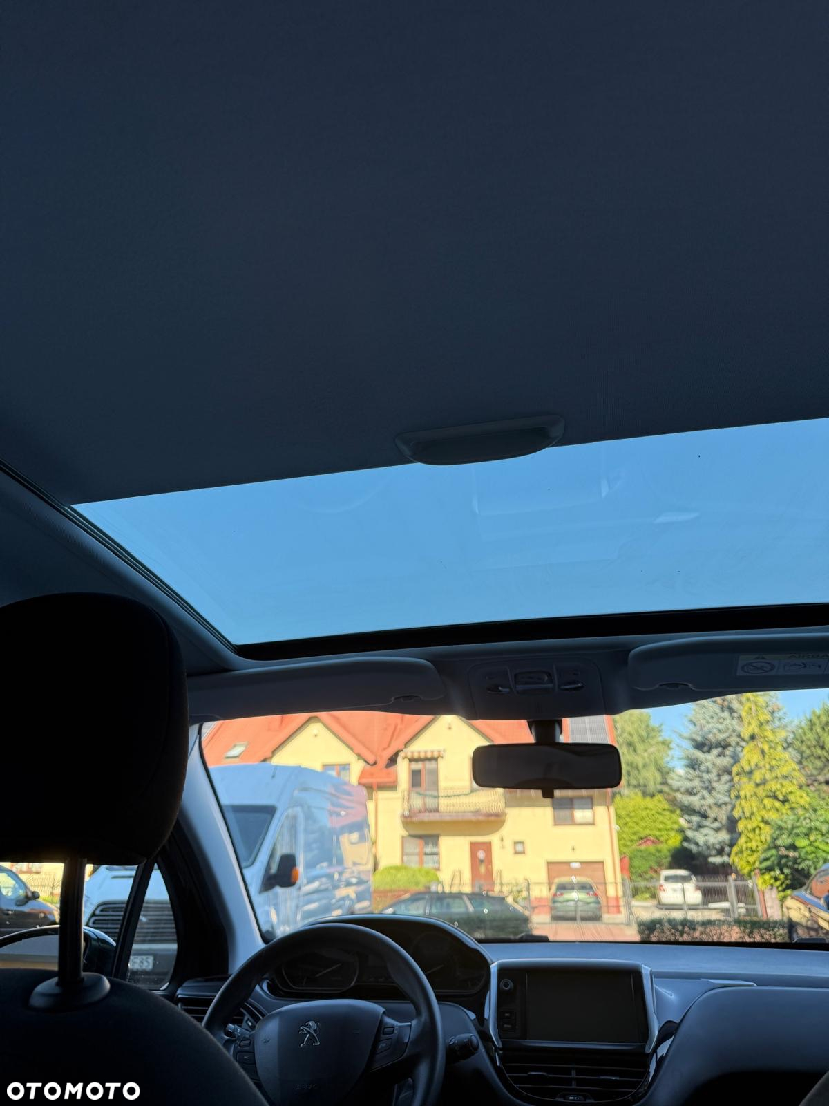 Peugeot 208 1.2 PureTech Allure - 16