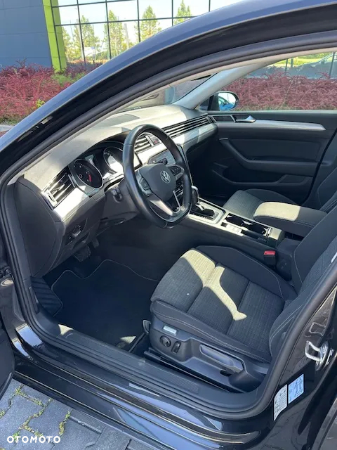 Volkswagen Passat 2.0 TDI EVO Business DSG - 9
