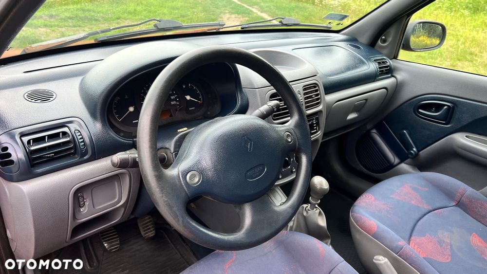 Renault Clio 1.2 RN - 10