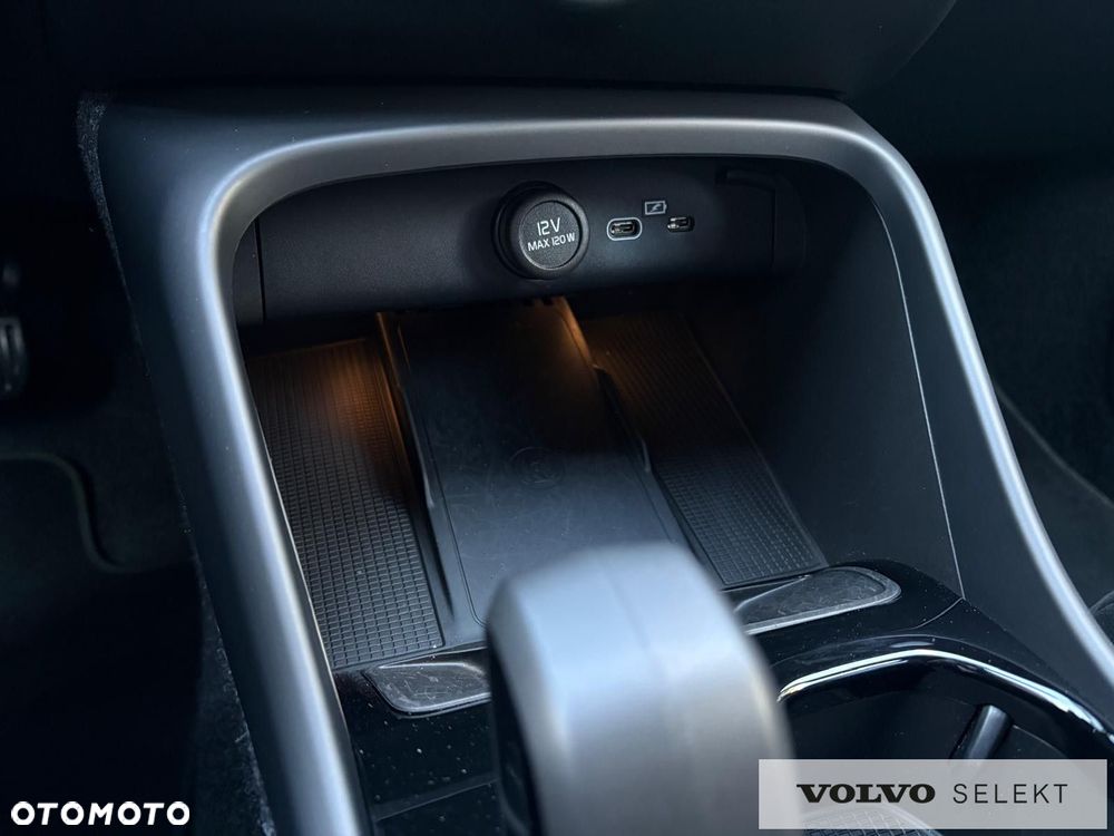 Volvo XC 40 - 38