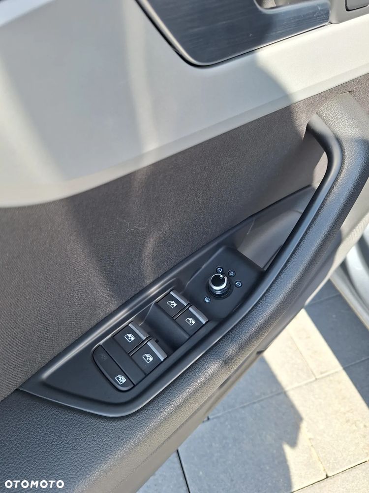 Audi A4 Avant 2.0 TDI S tronic - 17