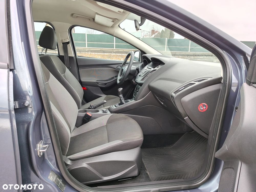 Ford Focus 1.6 Ambiente - 30