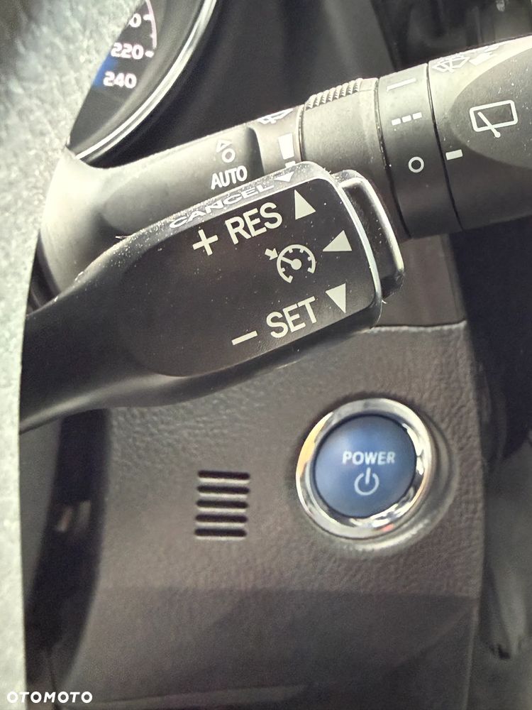 Toyota Auris Hybrid 135 Prestige - 22