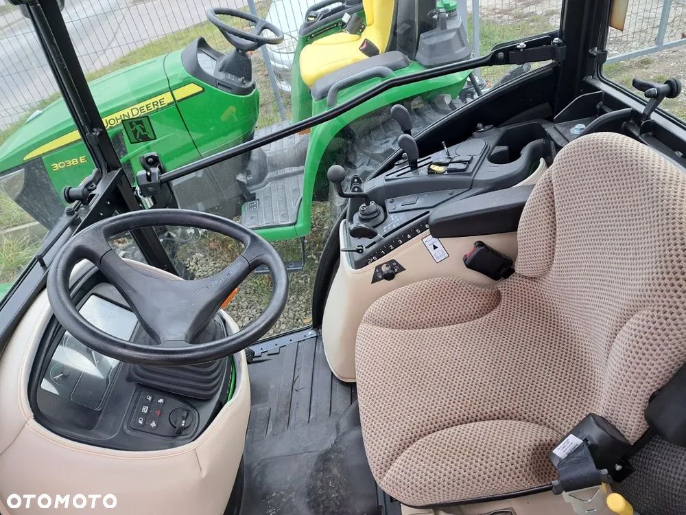 John Deere 2032R - 2