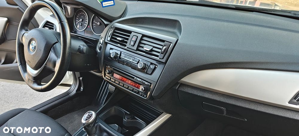 BMW Seria 1 116i - 11