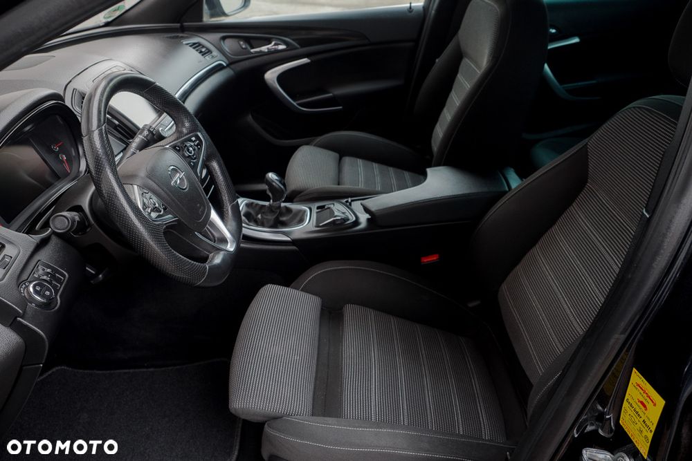 Opel Insignia 1.6 T Cosmo S&S - 28