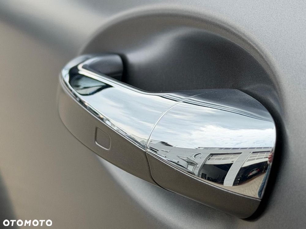 Mercedes-Benz CLA - 12