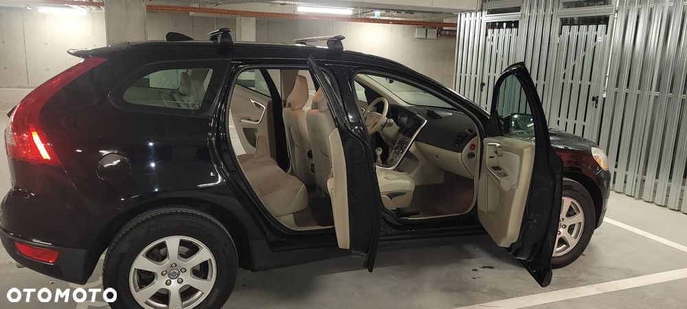 Volvo XC 60 D5 AWD Momentum - 7