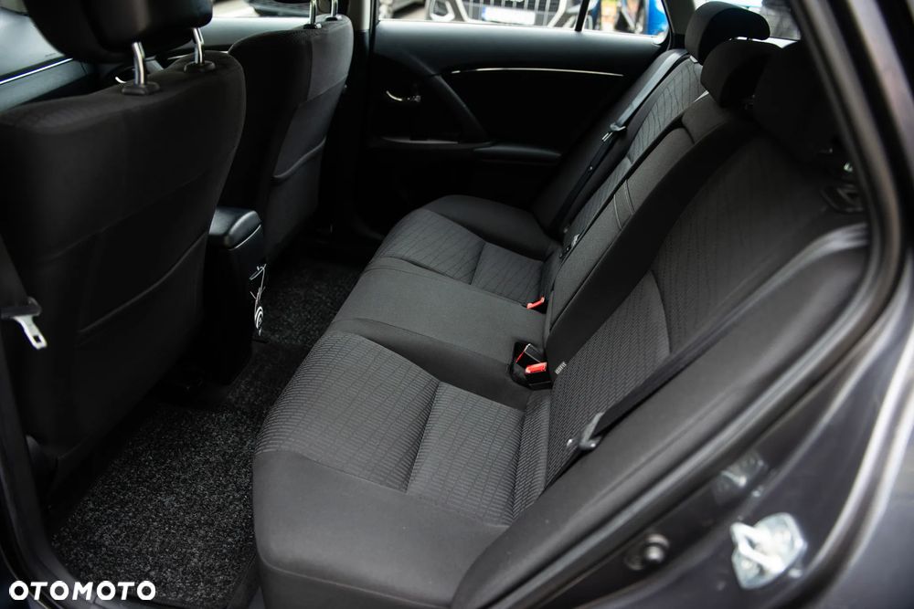 Toyota Avensis 1.8 Premium - 20