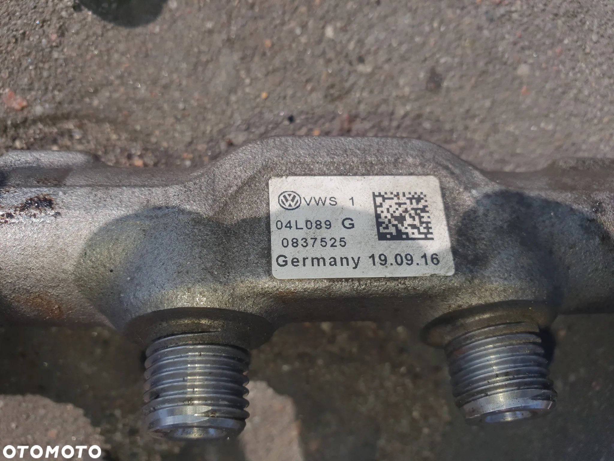 LISTWA WTRYSKOWA KOMPLETNA VW SEAT SKODA 04L089G - 2