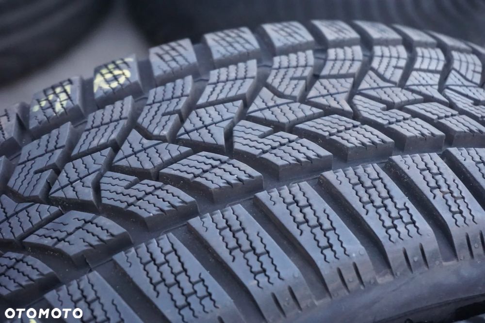 215 60 16 Dunlop winter sport 5 8/9mm 21r - 5