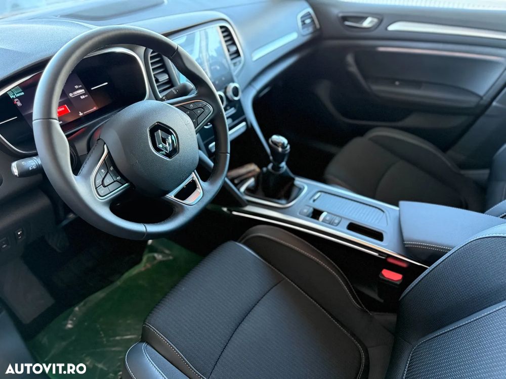 Renault Megane TCe 140 GPF Techno - 12