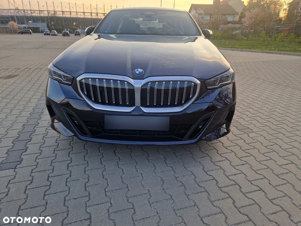 BMW Seria 5 520i mHEV - 4