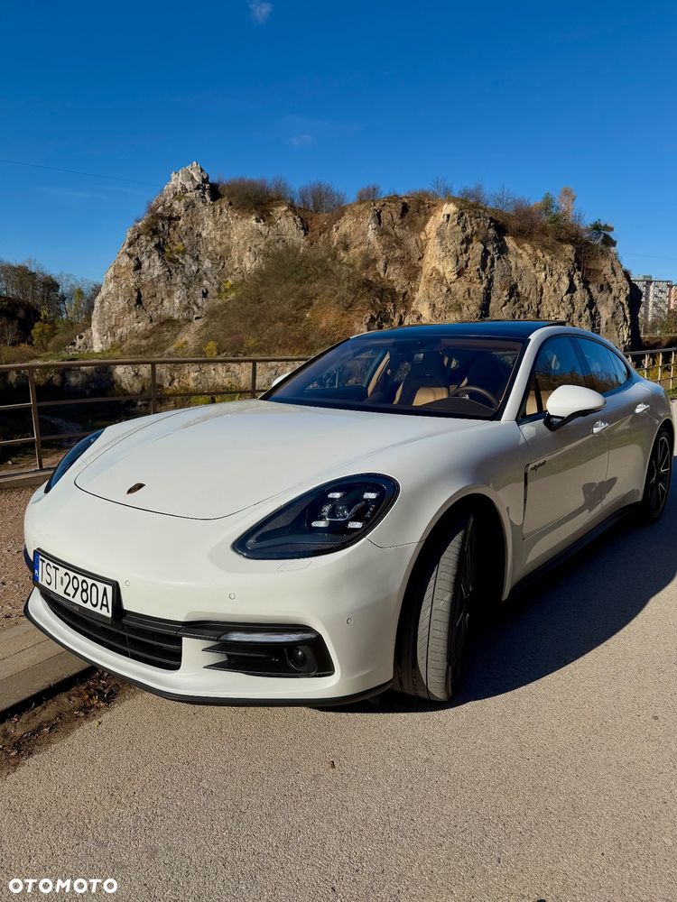 Porsche Panamera 4 E-Hybrid - 2