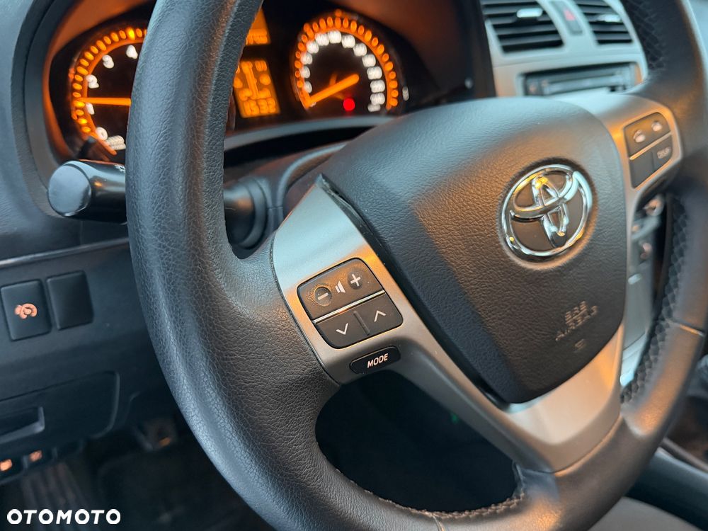 Toyota Avensis 1.8 Sol NAVI - 18