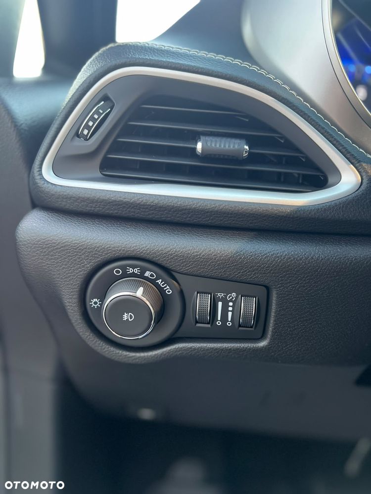 Chrysler Pacifica - 13