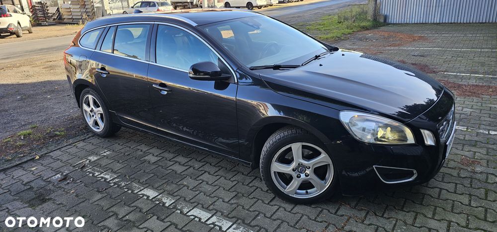 Volvo V60 D4 Geartronic Summum - 3